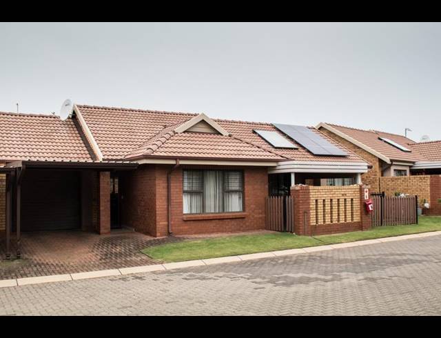 2 BEDROOM TOWNHOUSE FOR SALE IN ELDORAIGNE